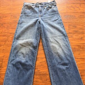 Banana Republic Wide Leg Blue Jeans. Size 26/2. Tall